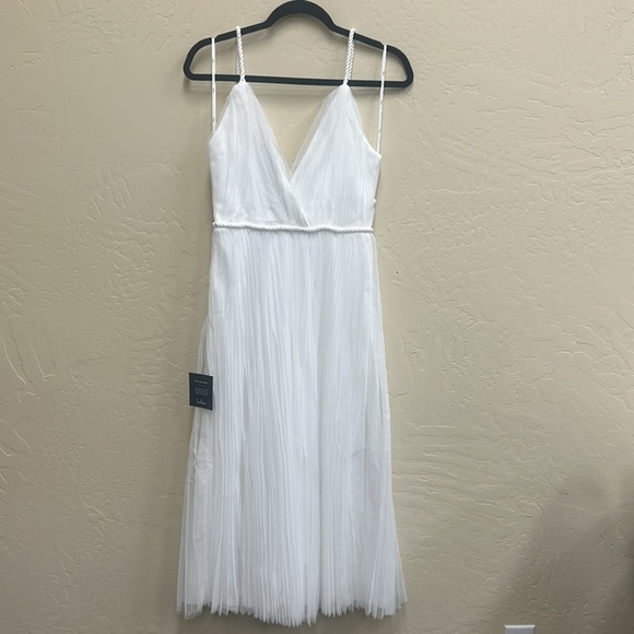 NWT Lulus White Maxi Dress with Pleats - Picture 3 of 6